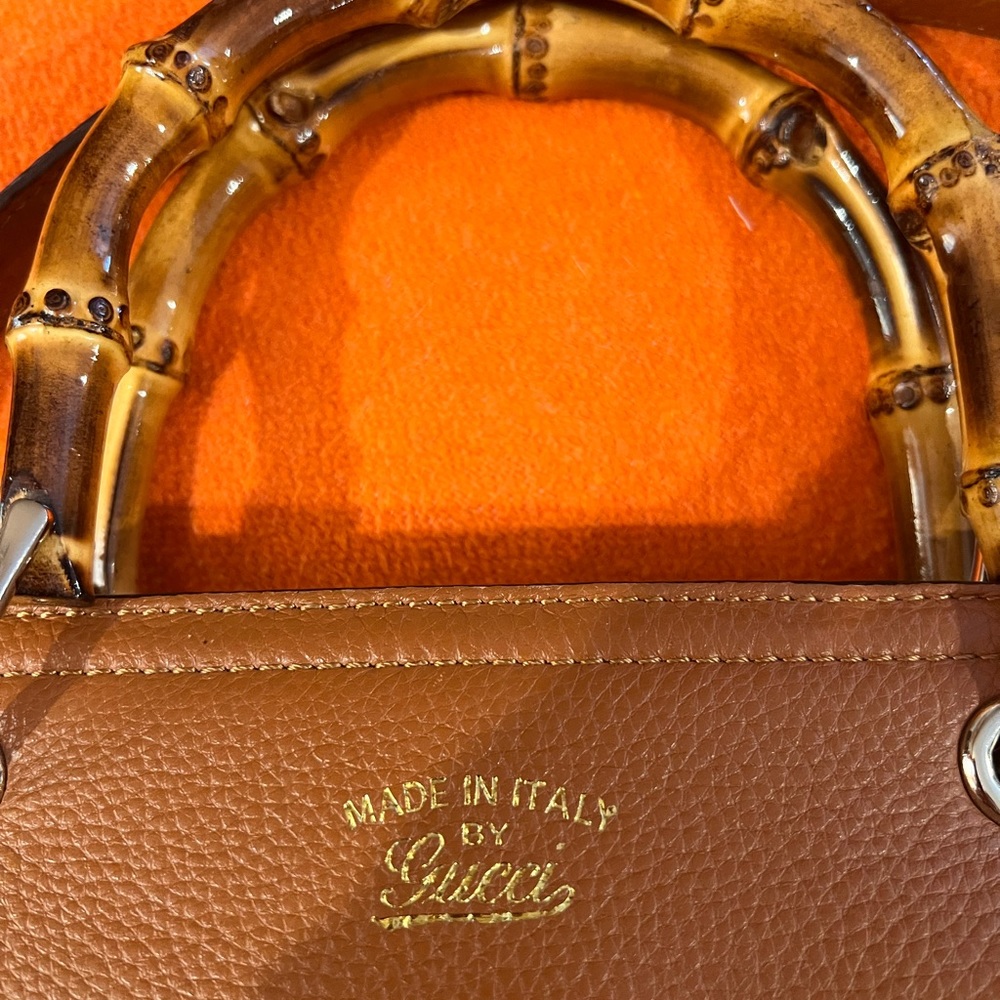 Authentic GUCCI Shoulder Bag Cross Body Caramel color leather Bamboo